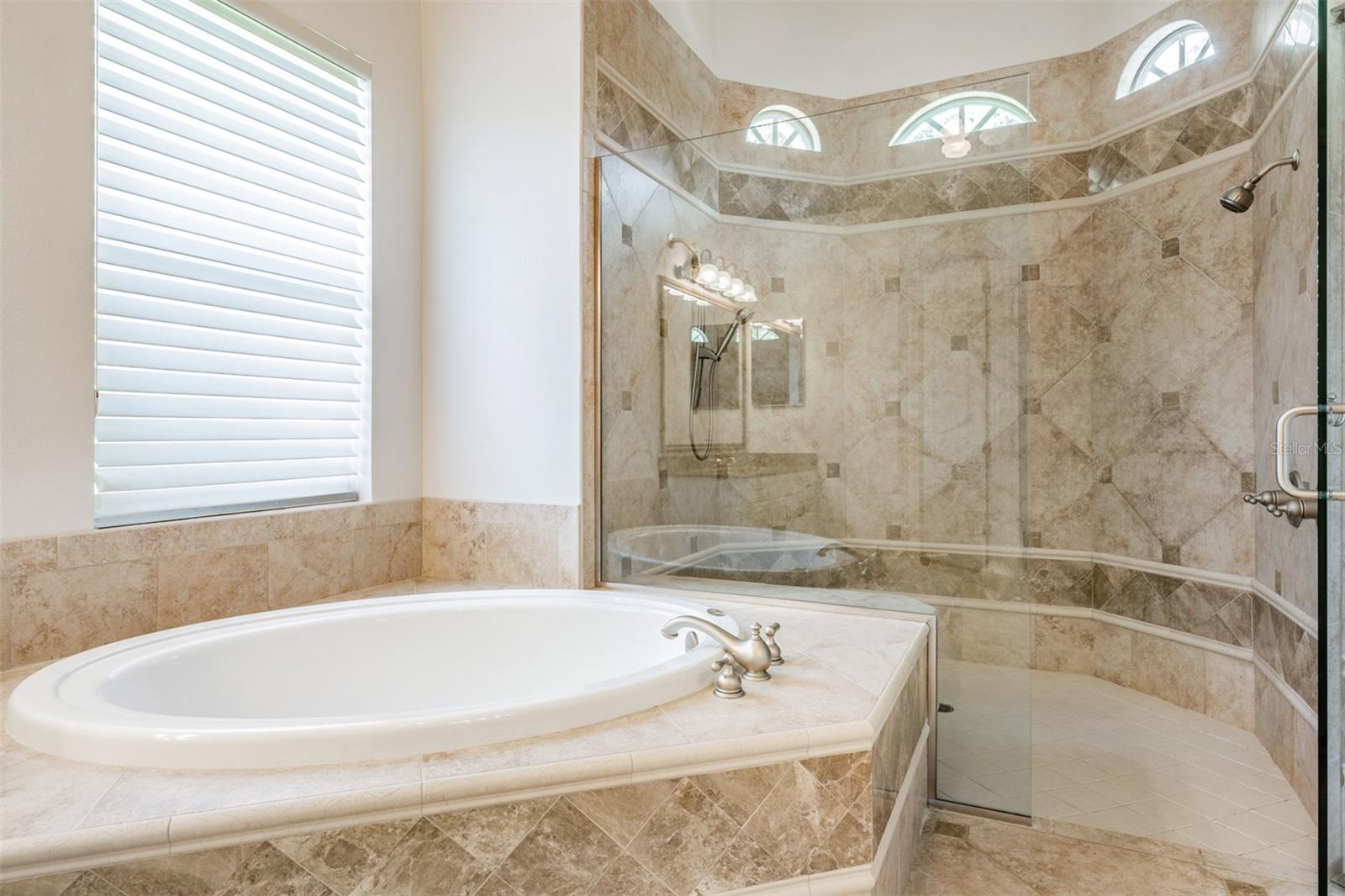 8505 KENTUCKY DERBY DR