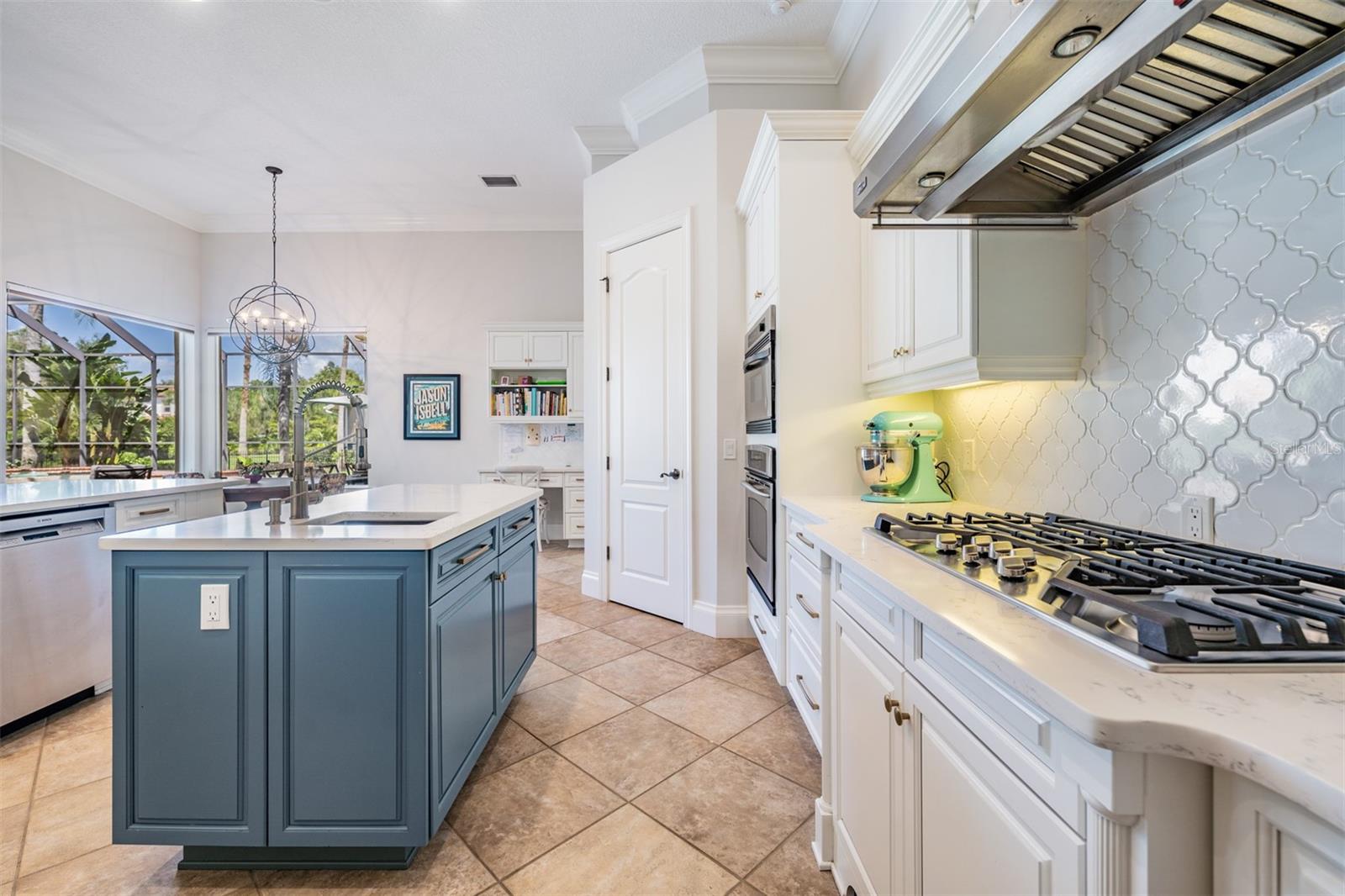 8505 KENTUCKY DERBY DR