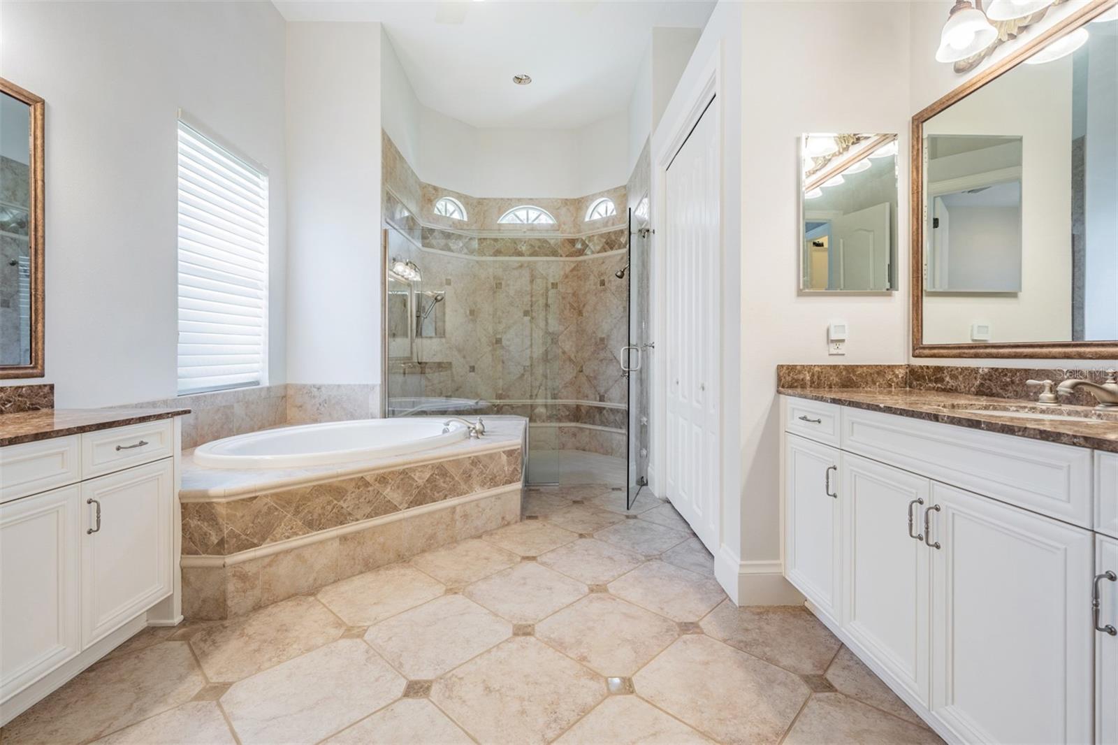 8505 KENTUCKY DERBY DR