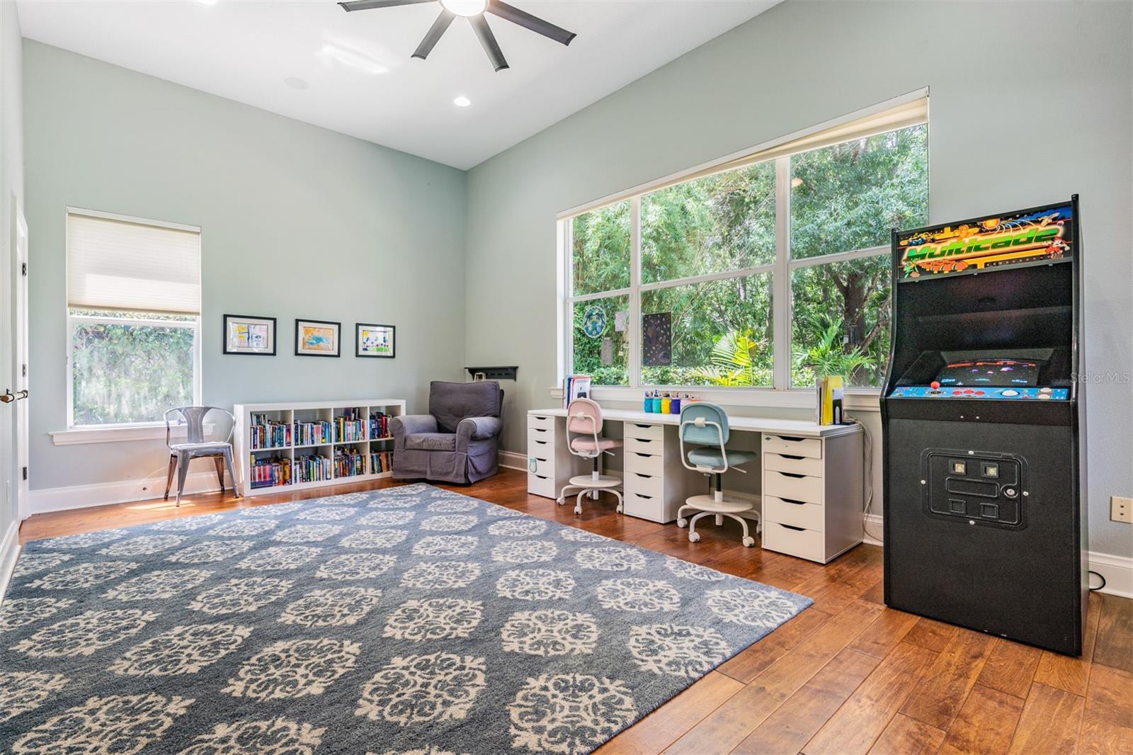 8505 KENTUCKY DERBY DR