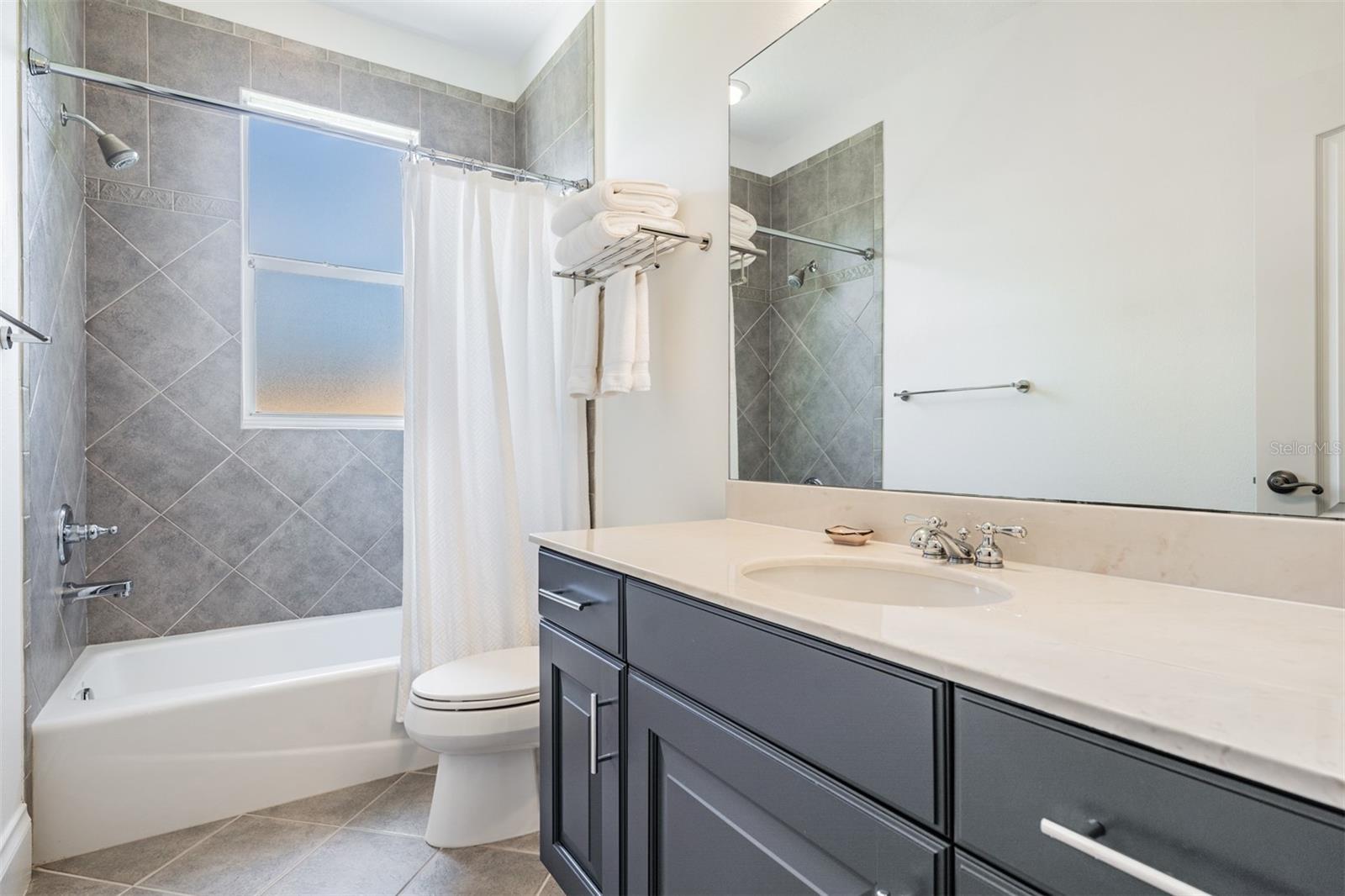 8505 KENTUCKY DERBY DR