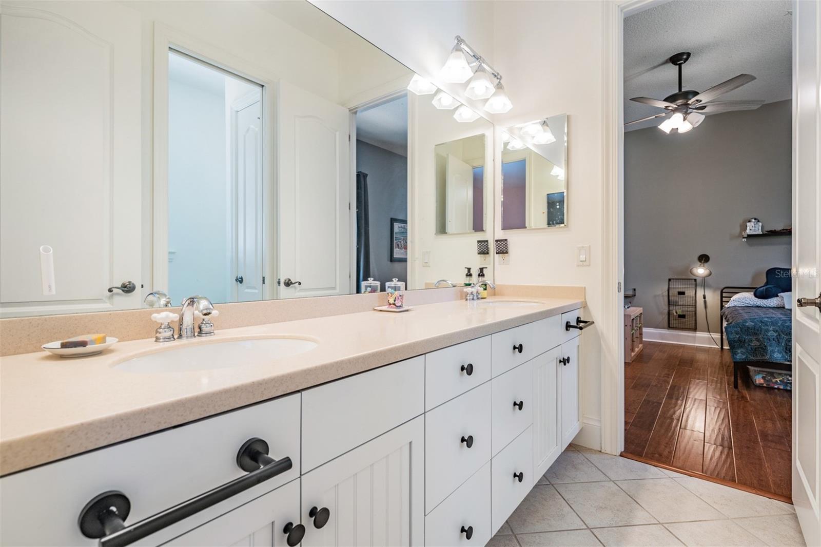 8505 KENTUCKY DERBY DR