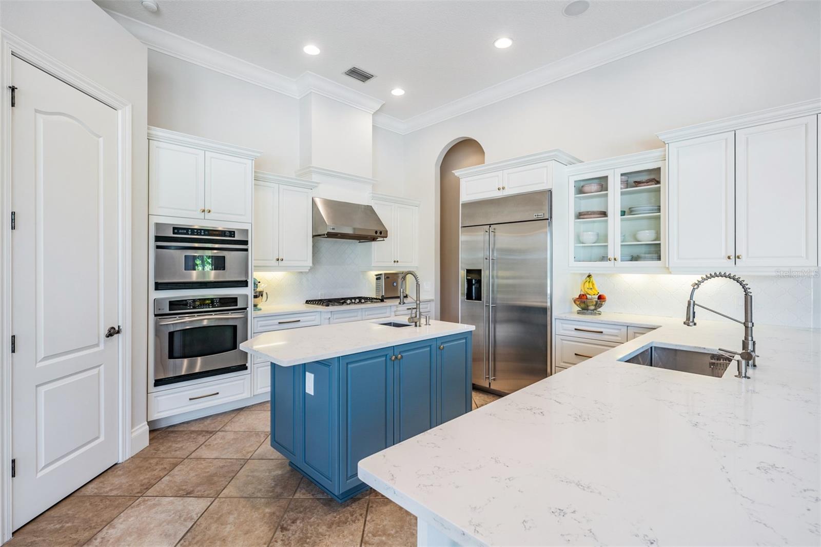 8505 KENTUCKY DERBY DR