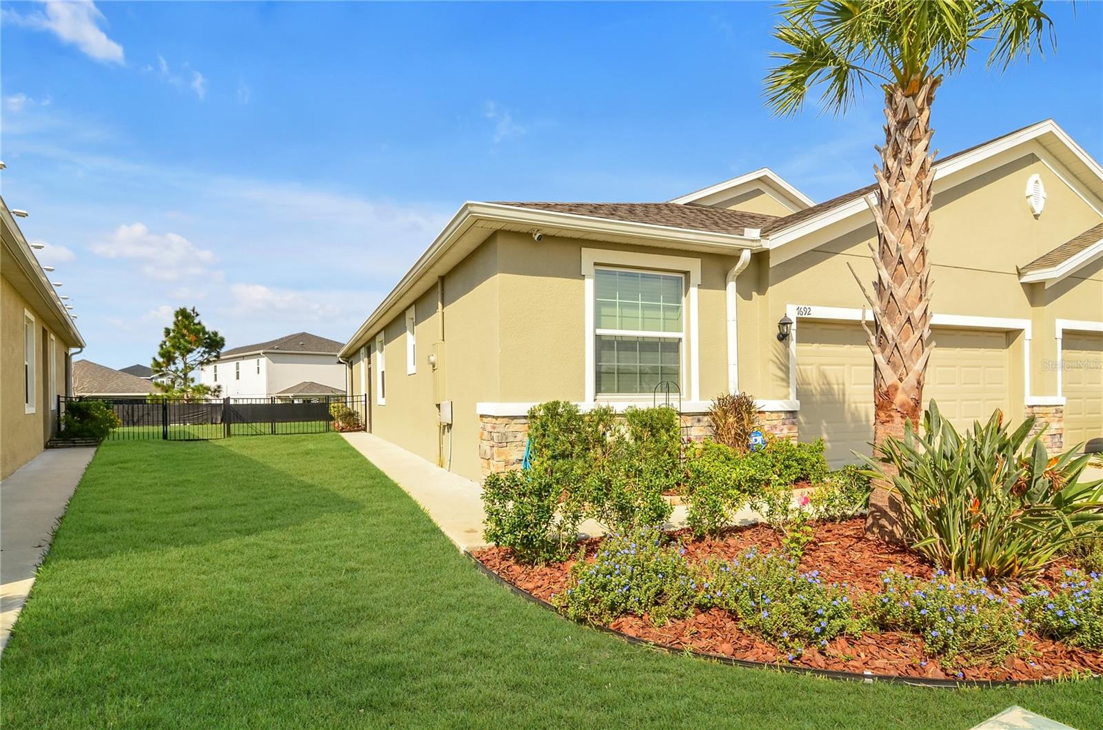 7692 STONEBROOK CIR