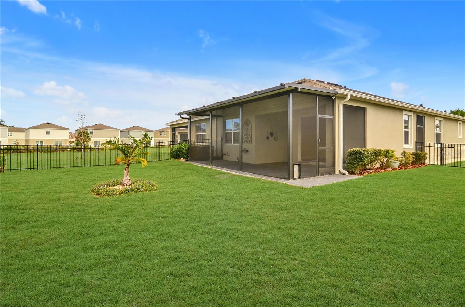 7692 STONEBROOK CIR