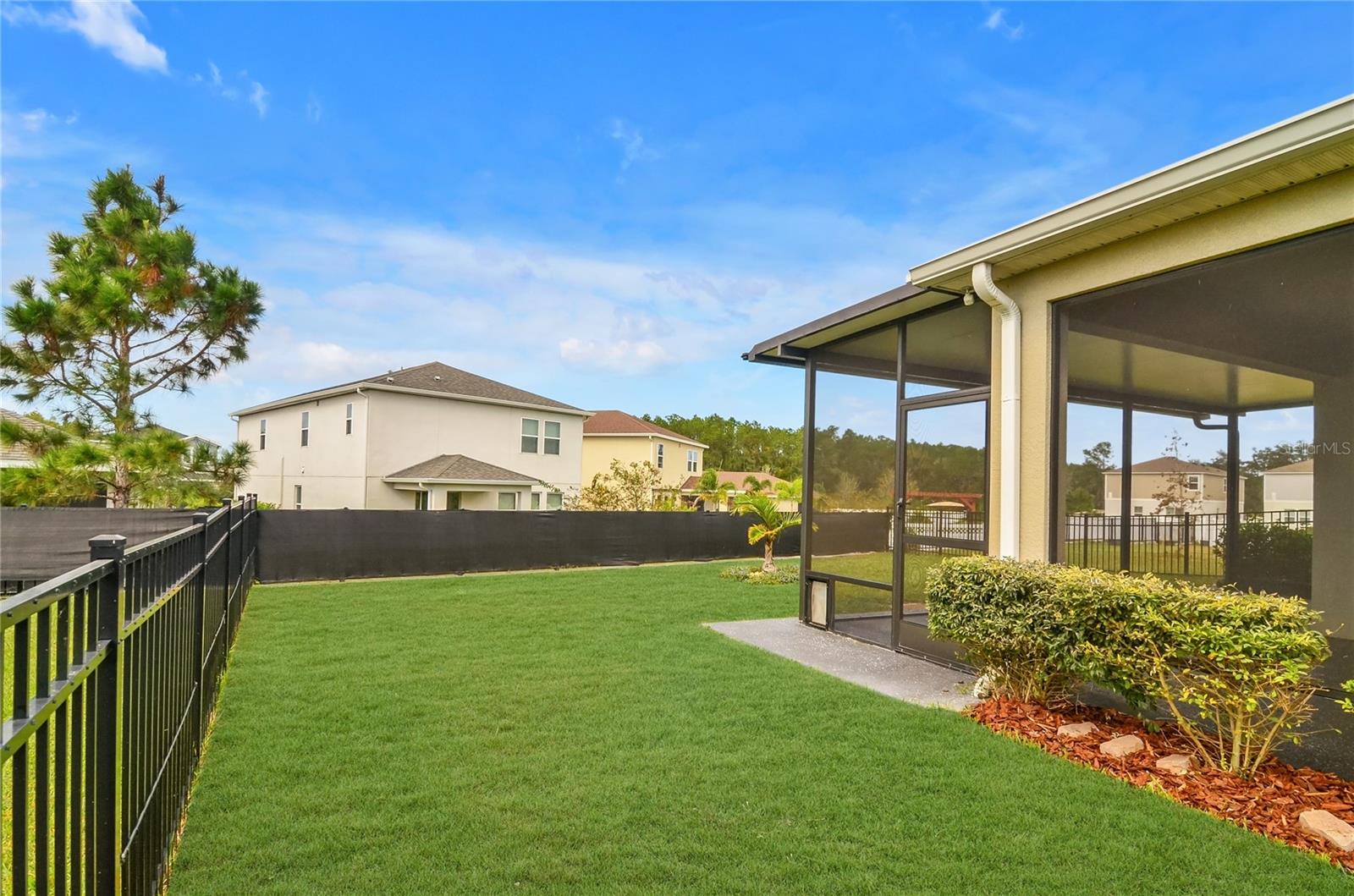 7692 STONEBROOK CIR