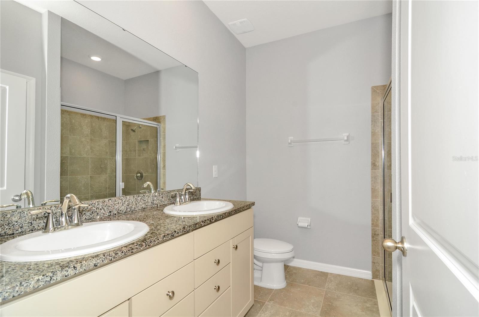 7692 STONEBROOK CIR