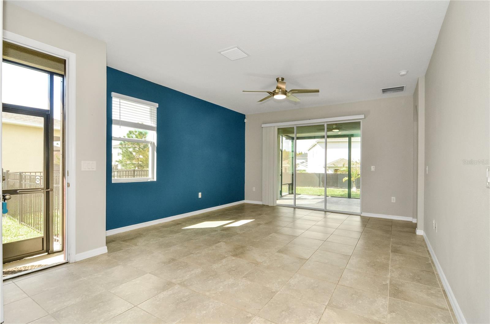 7692 STONEBROOK CIR