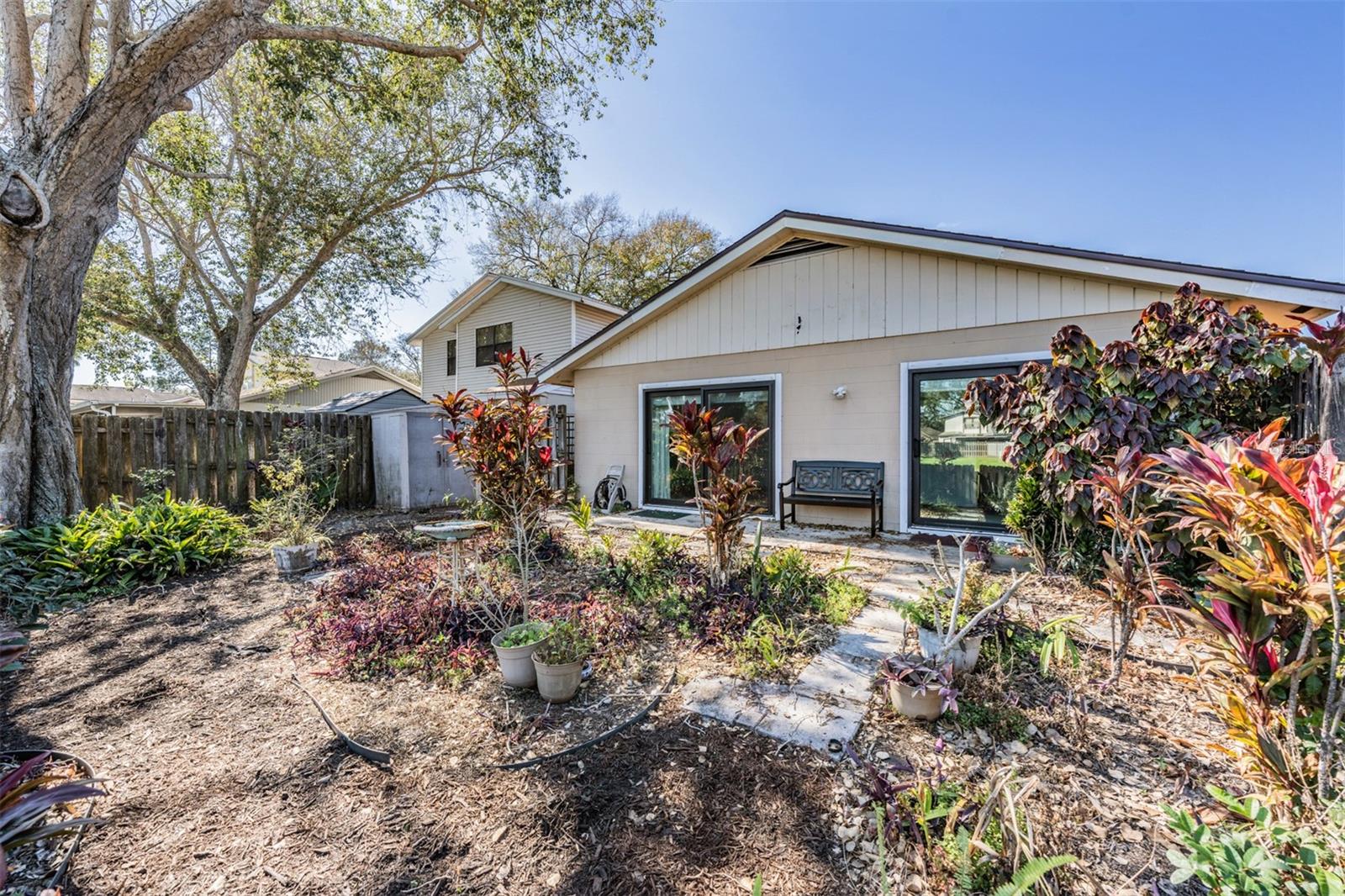 10313 PARKCREST DR