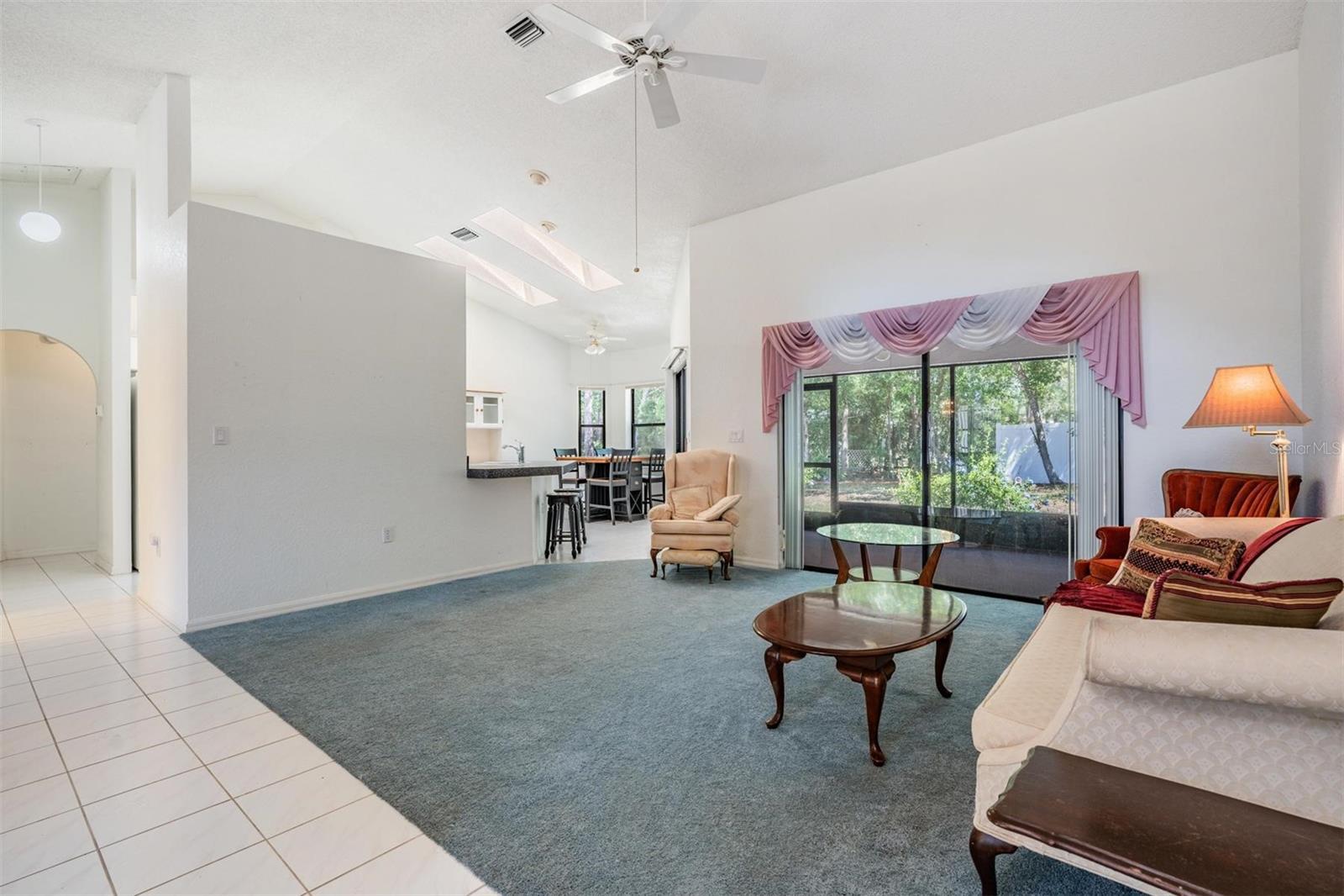 8441 DUNNELLON RD
