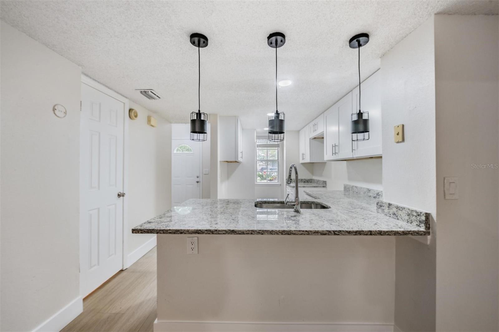 8535 J R MANOR DR