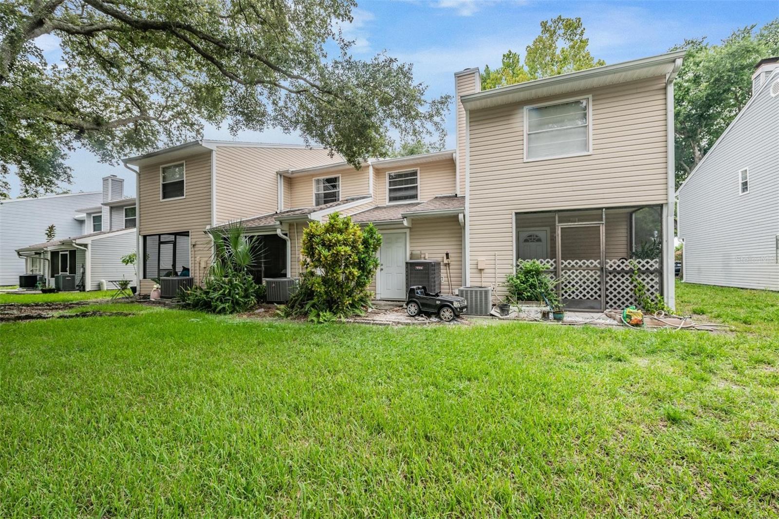 8535 J R MANOR DR