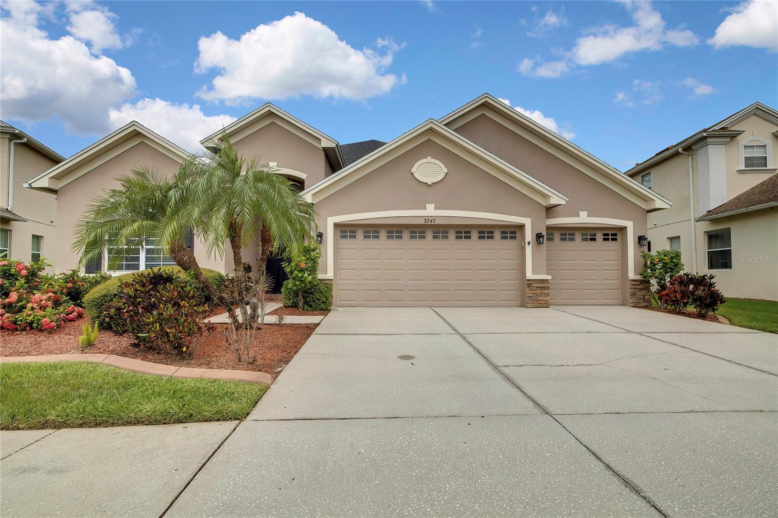 3247 DIAMOND FALLS CIR