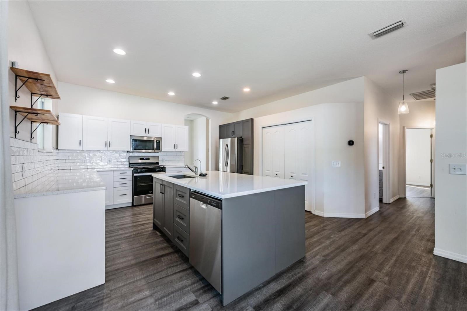 7801 MONARCH GARDEN CIR