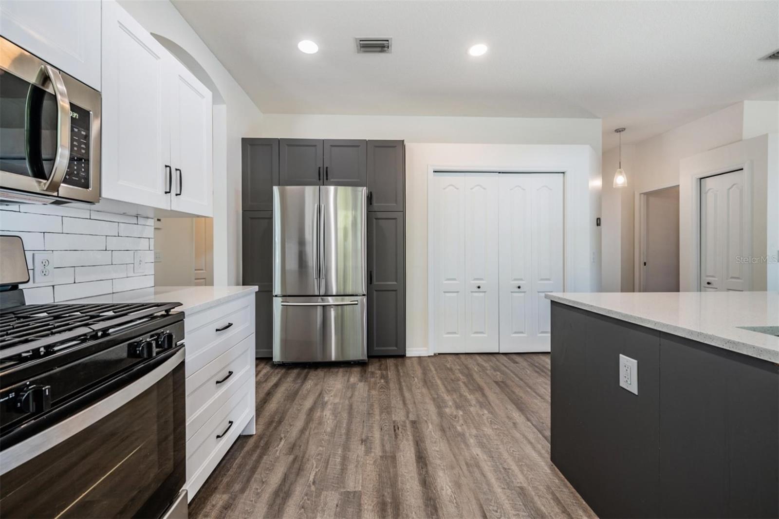 7801 MONARCH GARDEN CIR