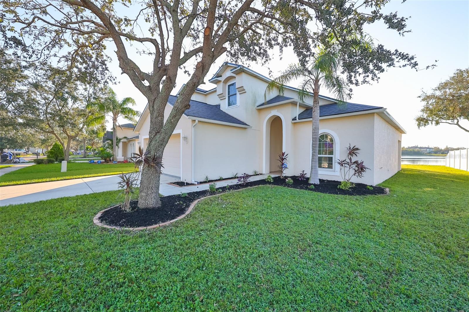 8111 TAR HOLLOW DR