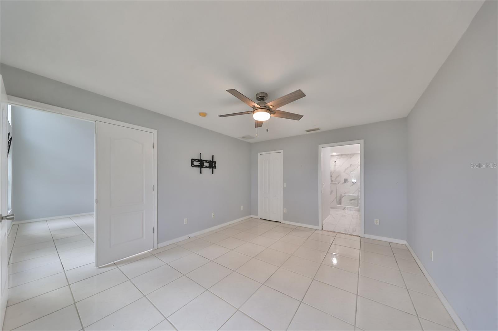 8111 TAR HOLLOW DR