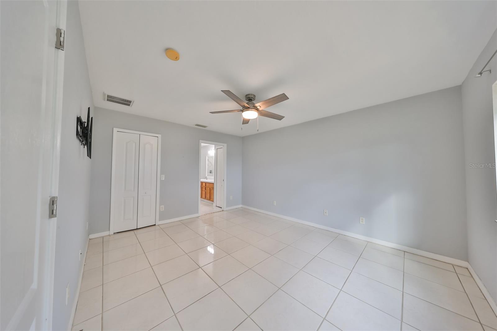 8111 TAR HOLLOW DR