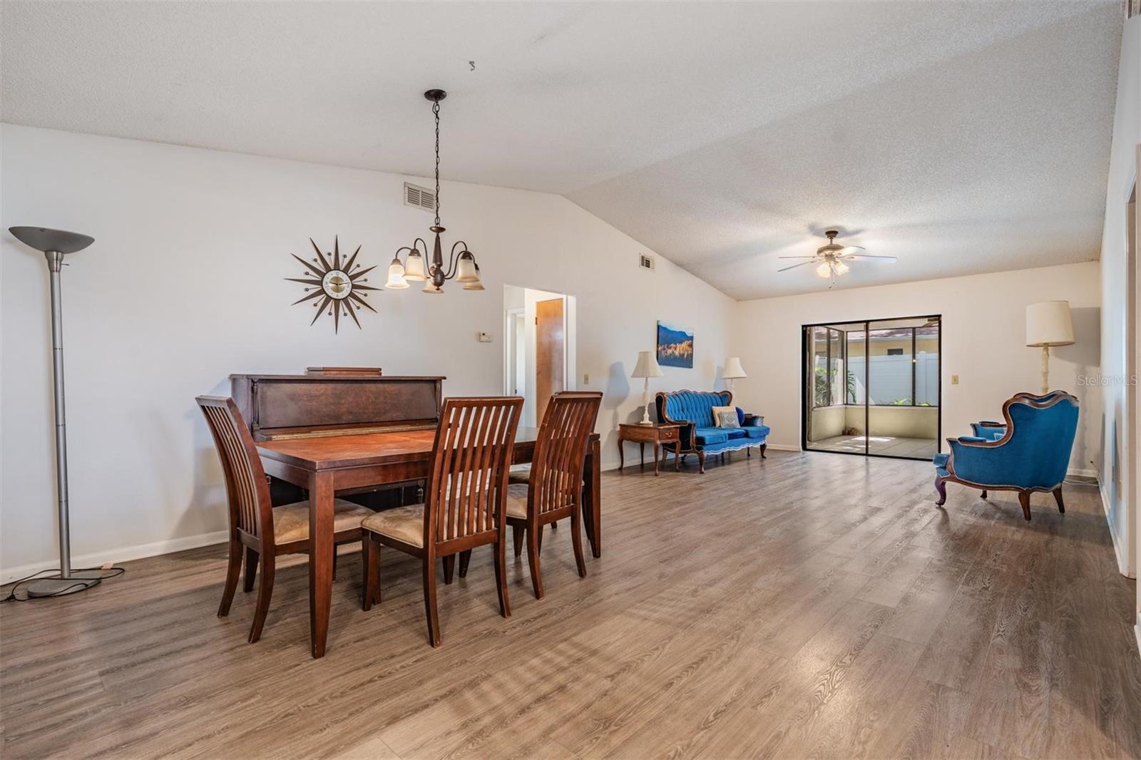 2326 FORREST CREST CIR