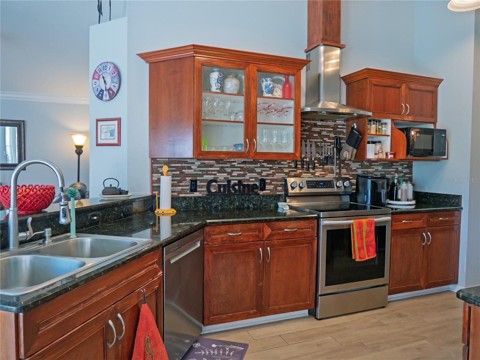 16517 LAKE HEATHER DR