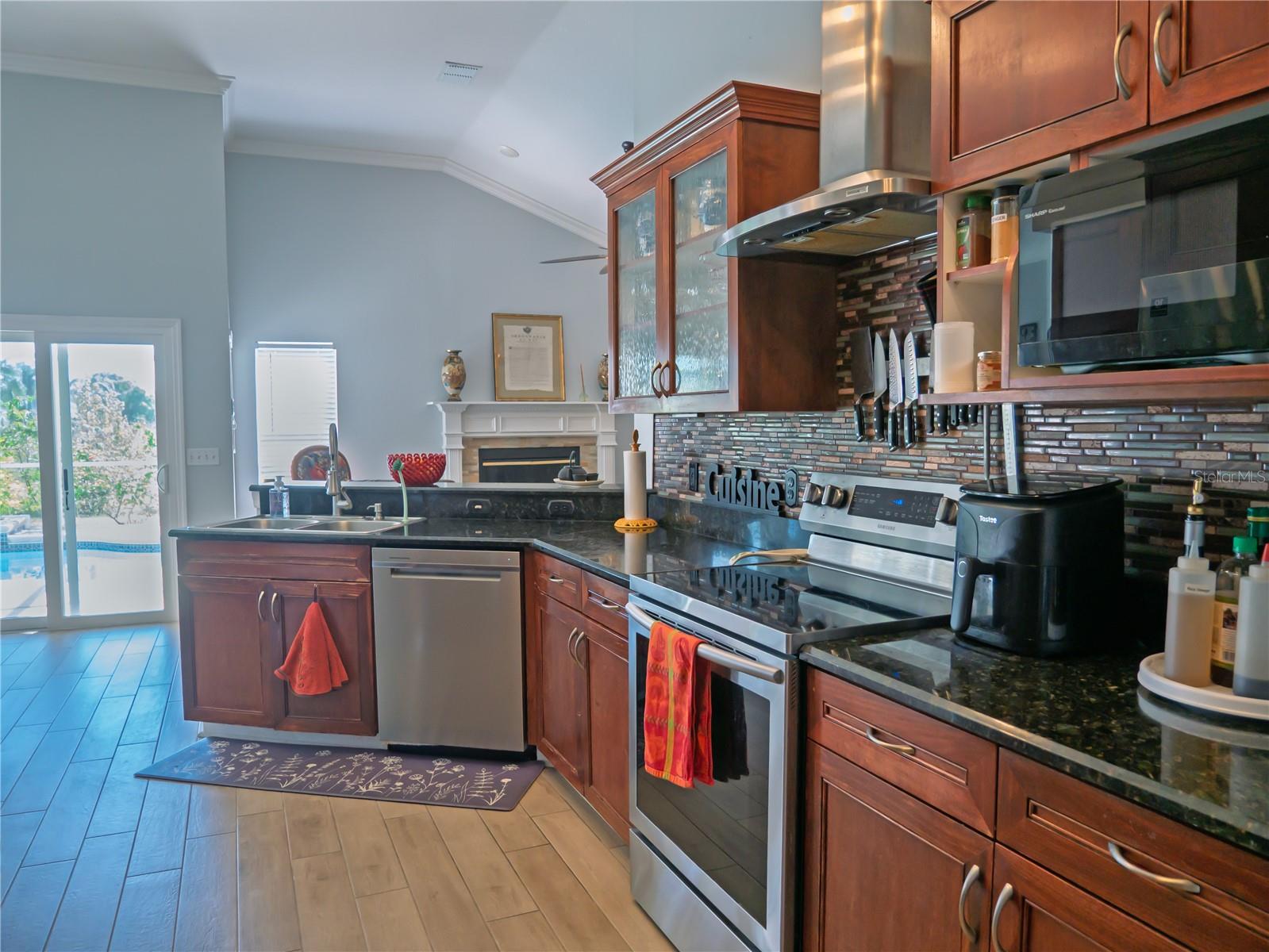 16517 LAKE HEATHER DR