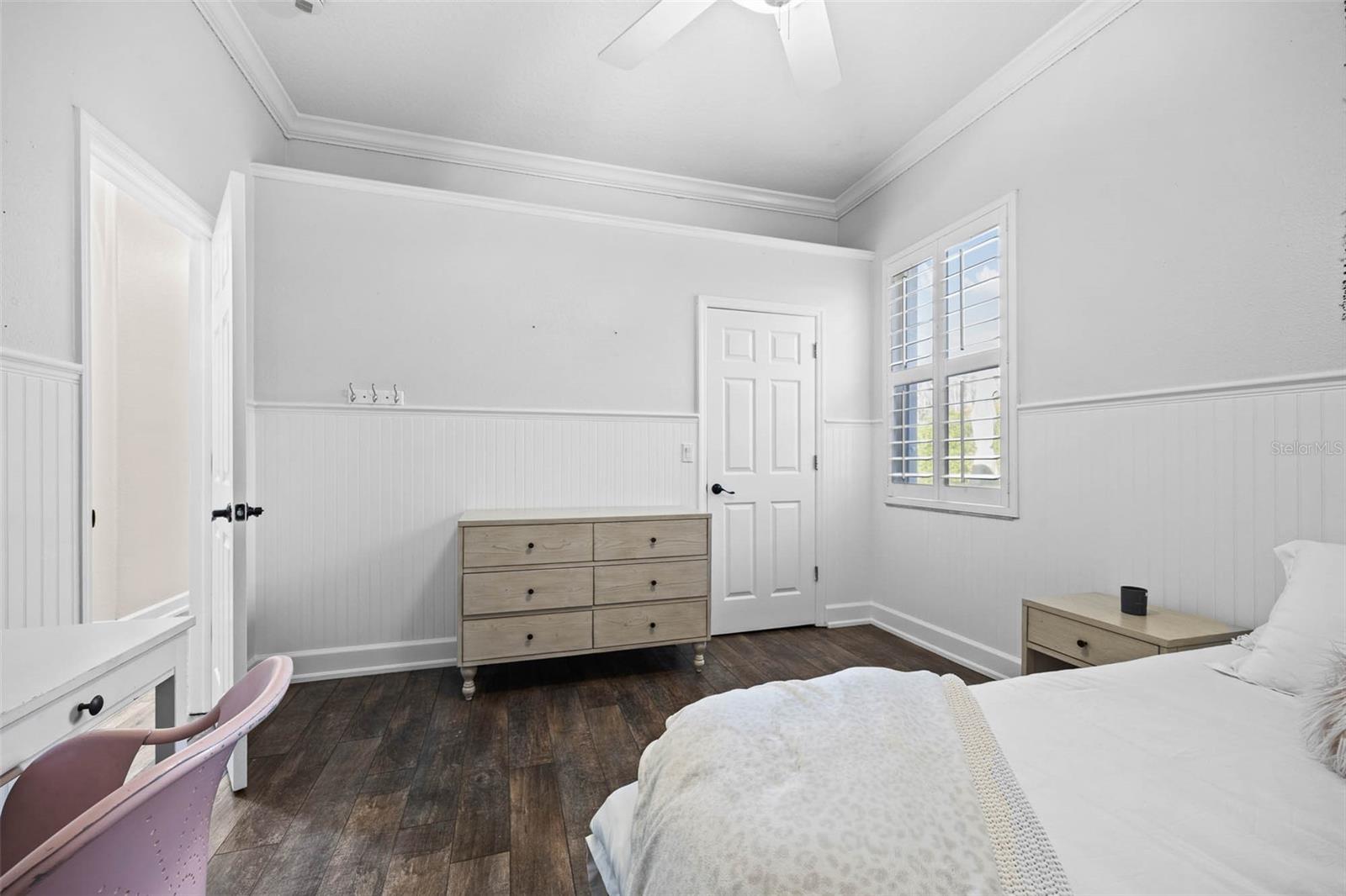 19817 GLAZING GLOBE LN