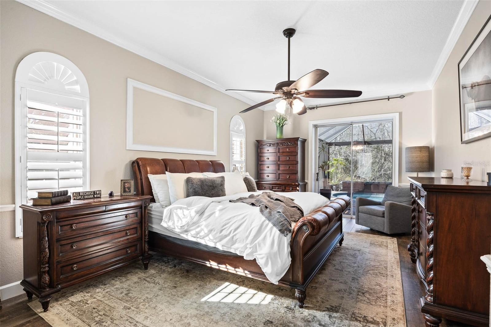 19817 GLAZING GLOBE LN