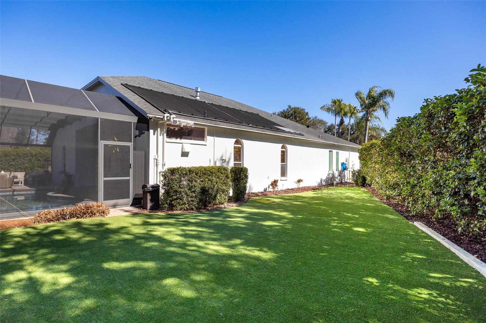 19817 GLAZING GLOBE LN