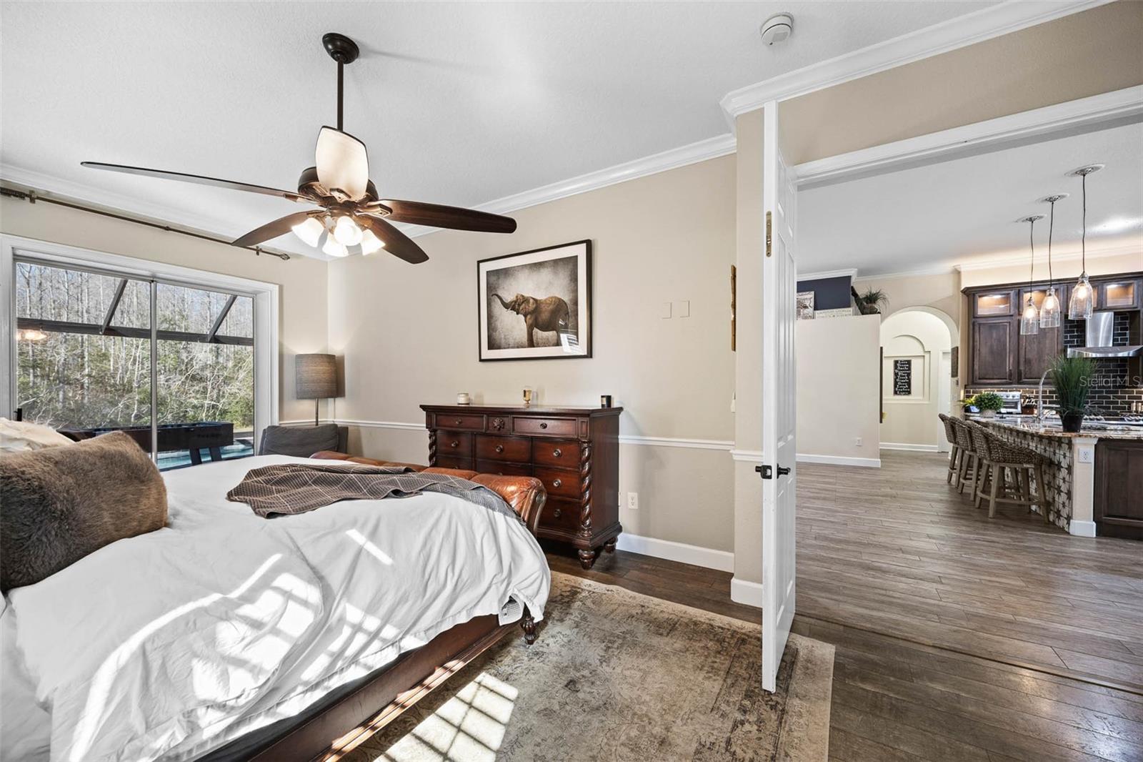 19817 GLAZING GLOBE LN