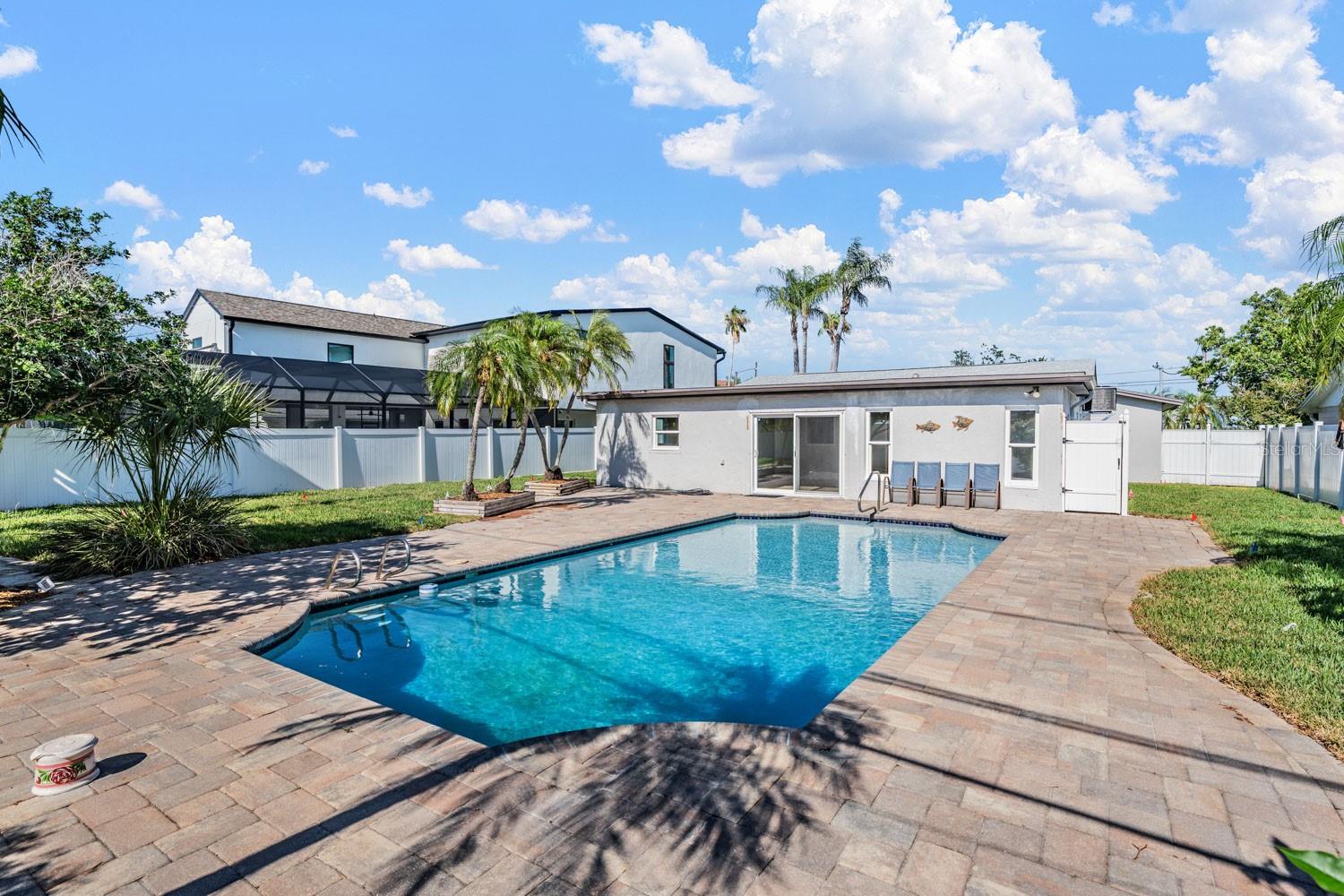 6300 BAYOU GRANDE BLVD NE