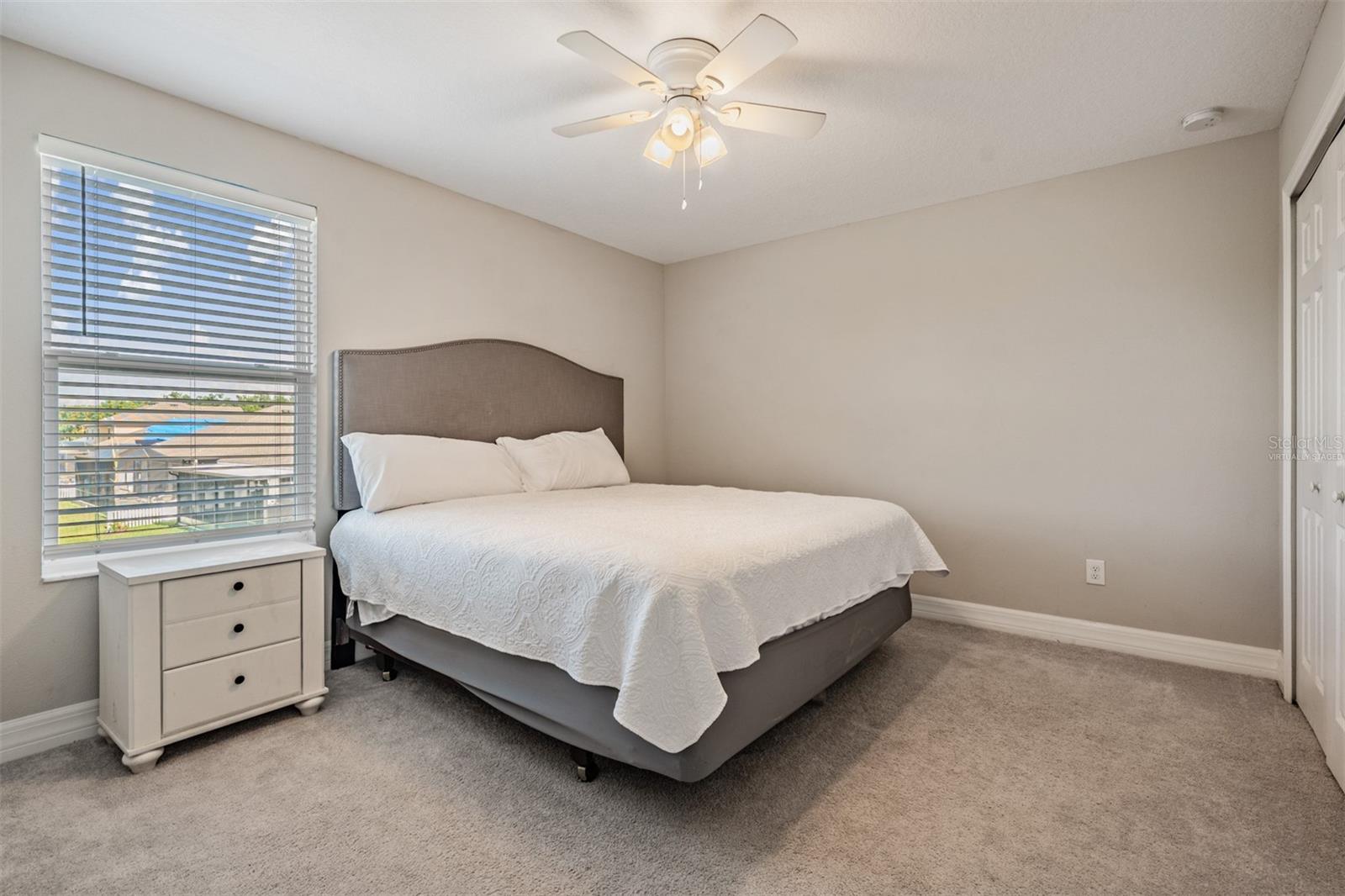 13418 LAKEVIEW OAKS LN