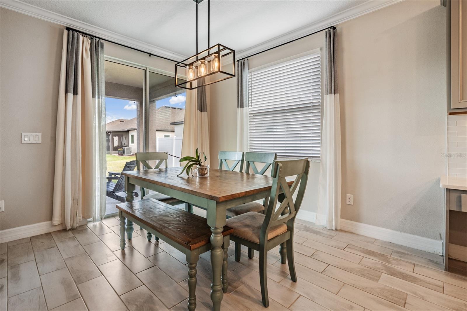 13418 LAKEVIEW OAKS LN