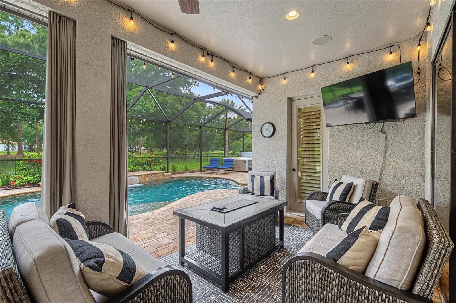 12422 EAGLES ENTRY DR