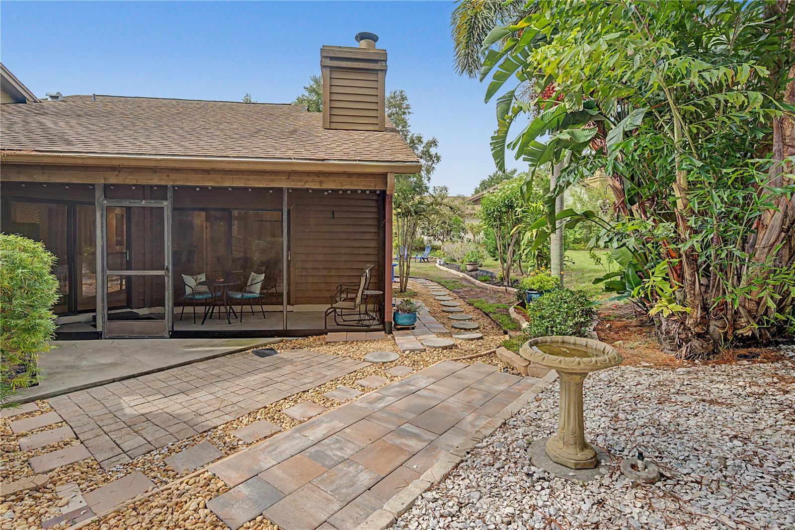 207 LIGHTHOUSE CT