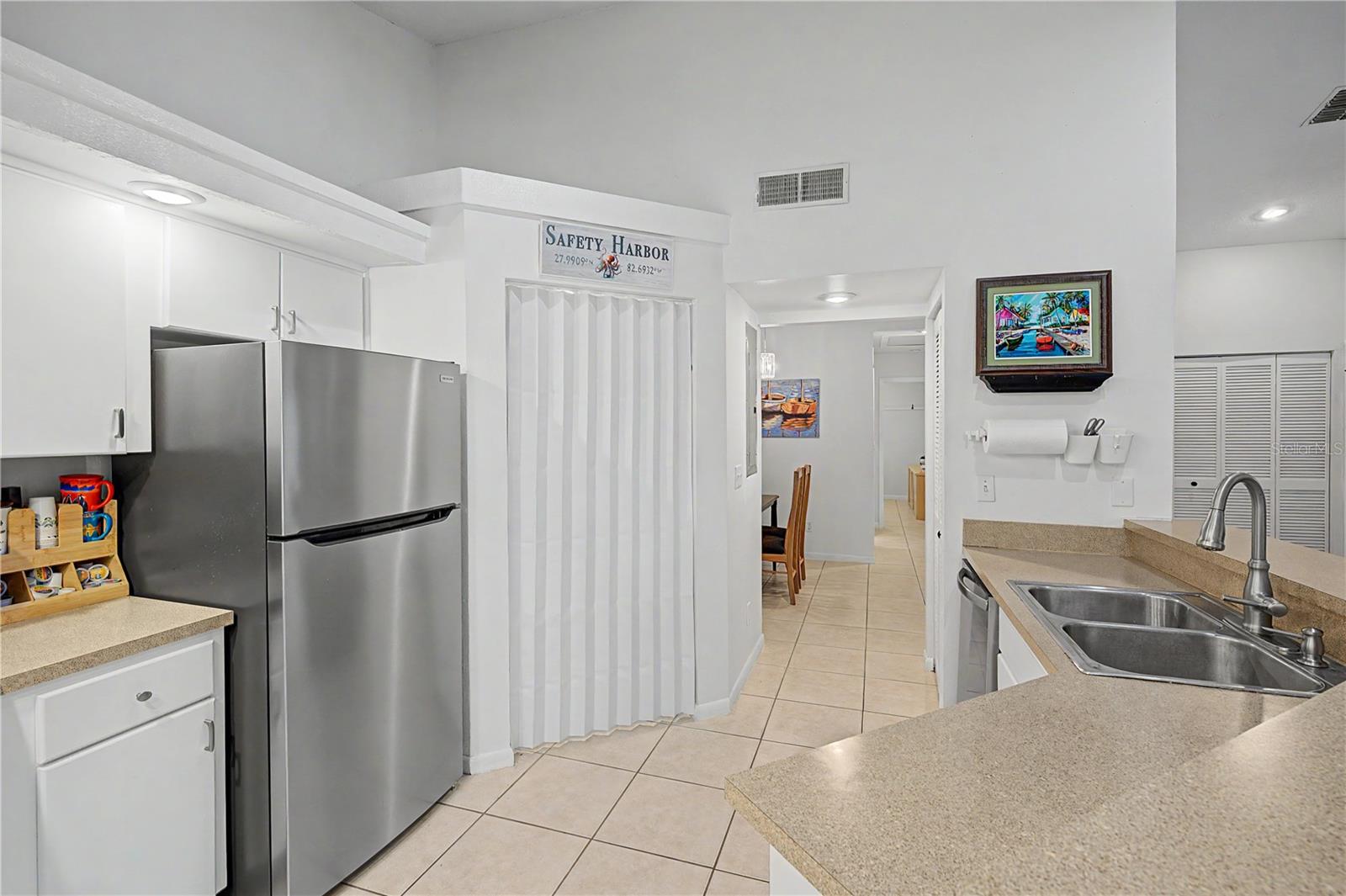207 LIGHTHOUSE CT