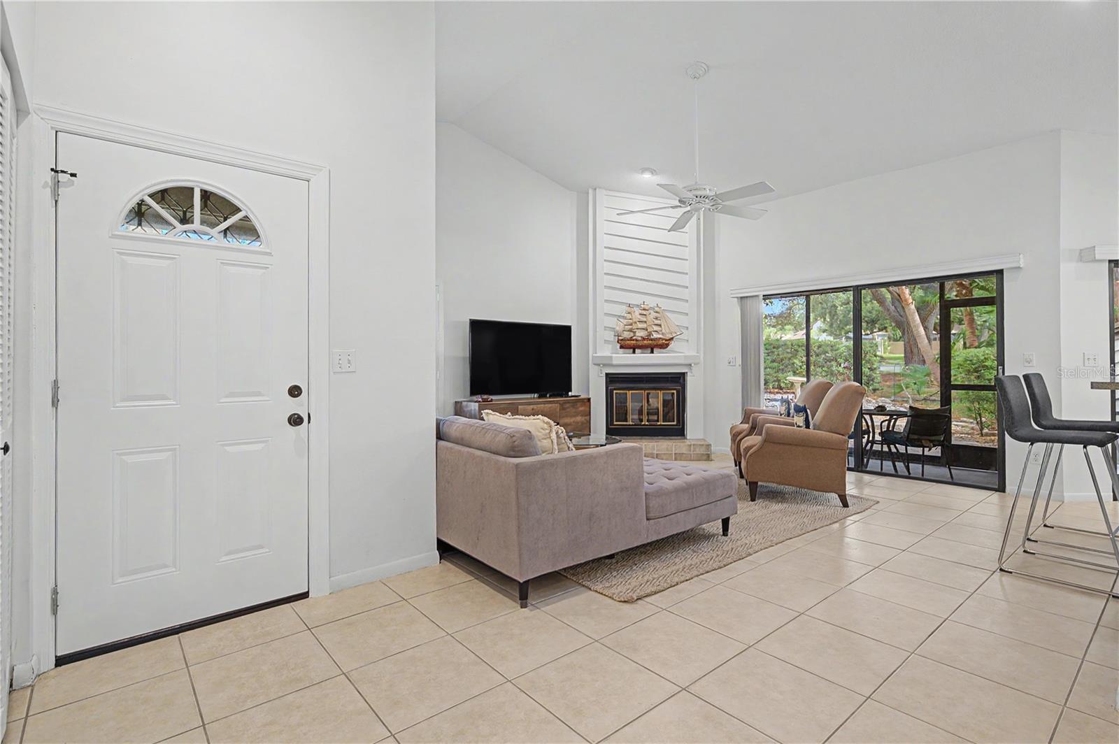 207 LIGHTHOUSE CT