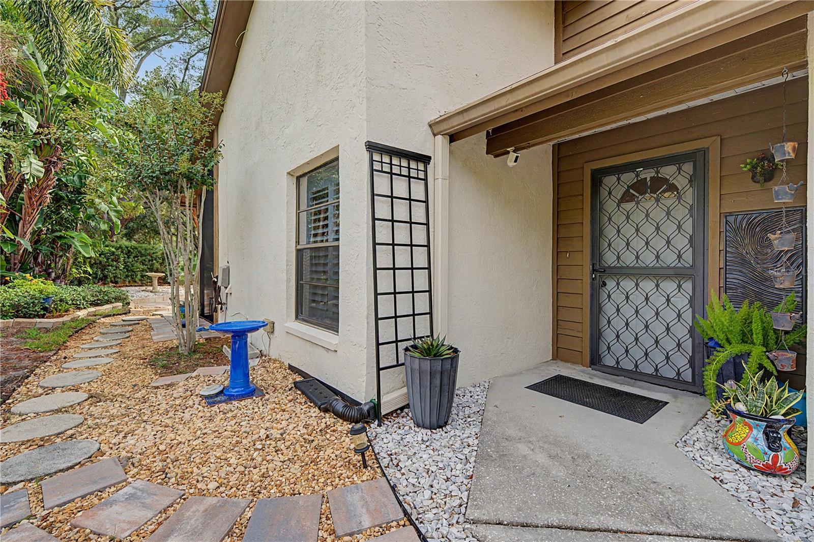 207 LIGHTHOUSE CT