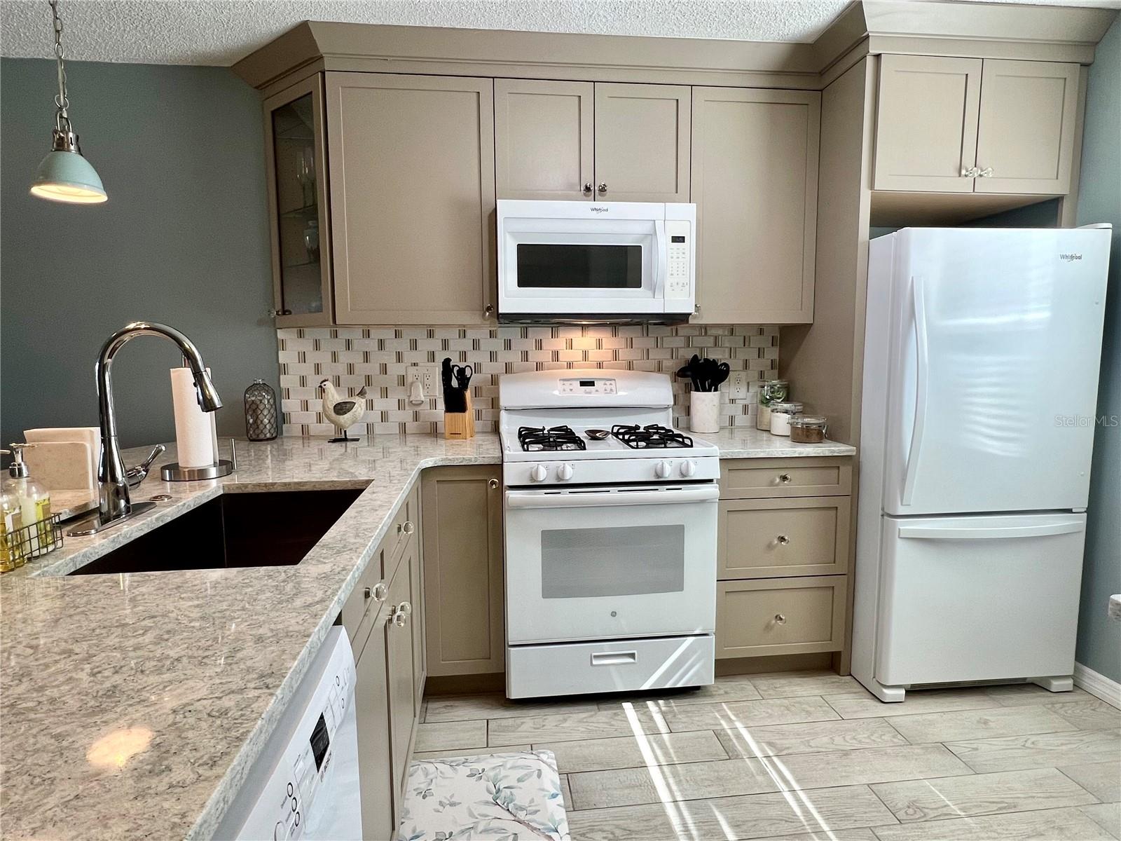 1519 MISSION HILLS BLVD #6C