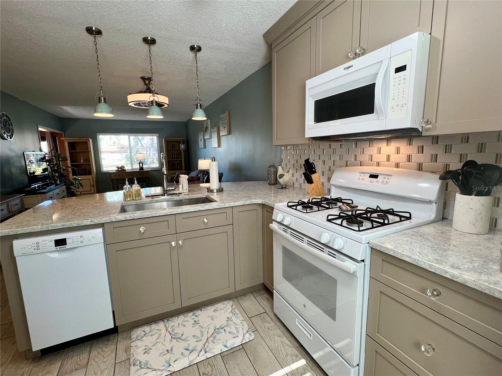 1519 MISSION HILLS BLVD #6C