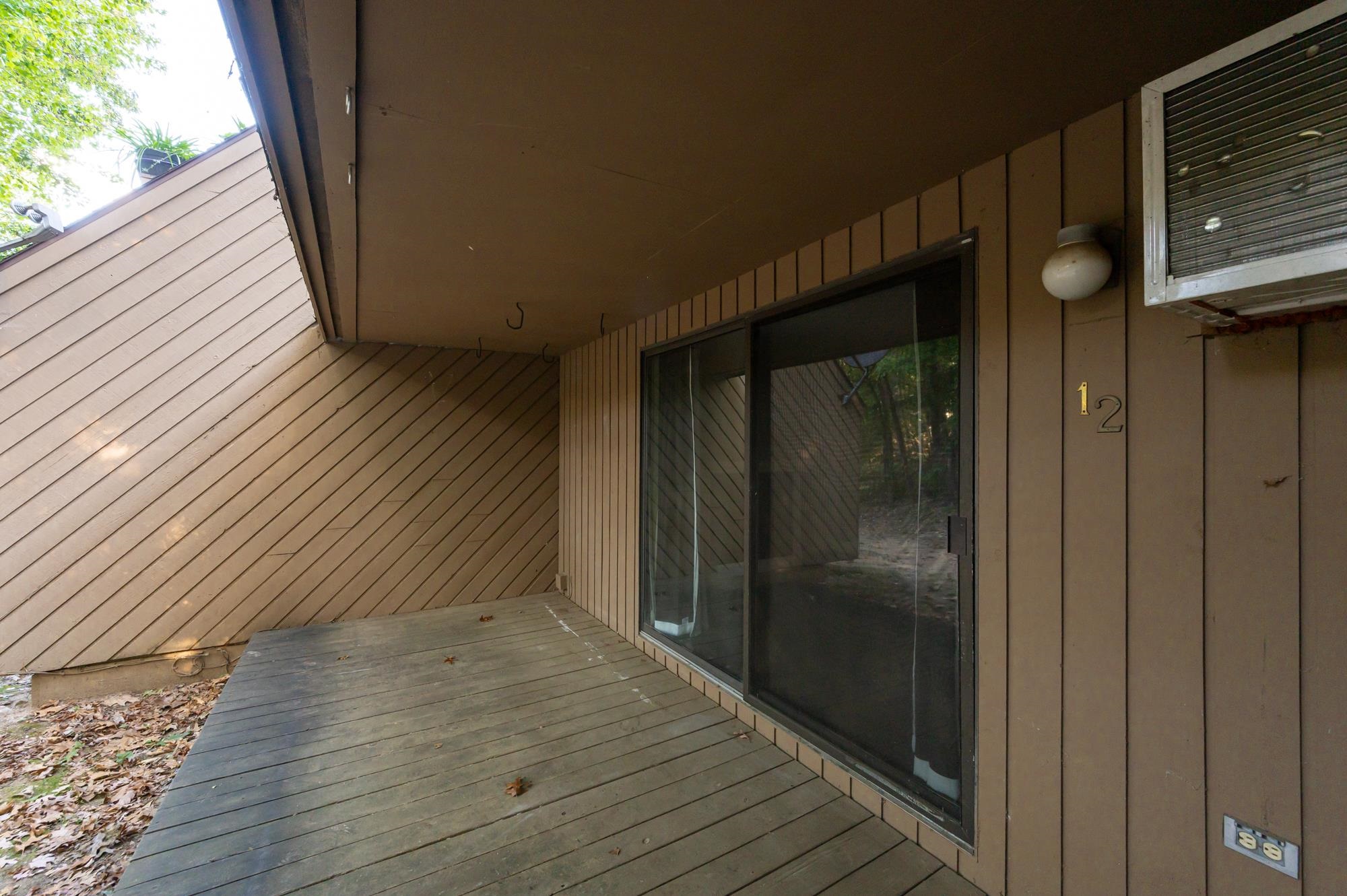 12 Clinton Court Unit: 12