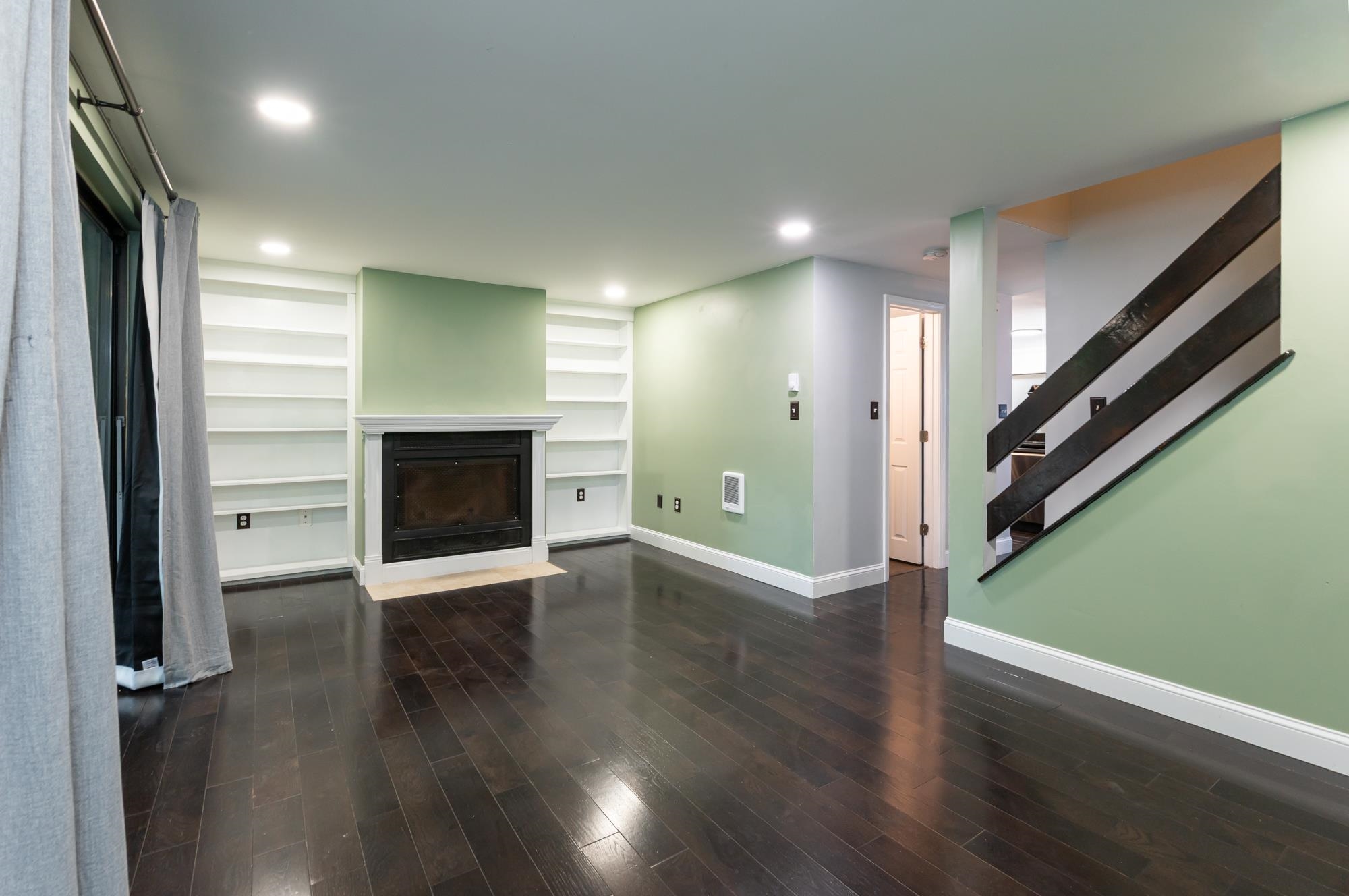 12 Clinton Court Unit: 12