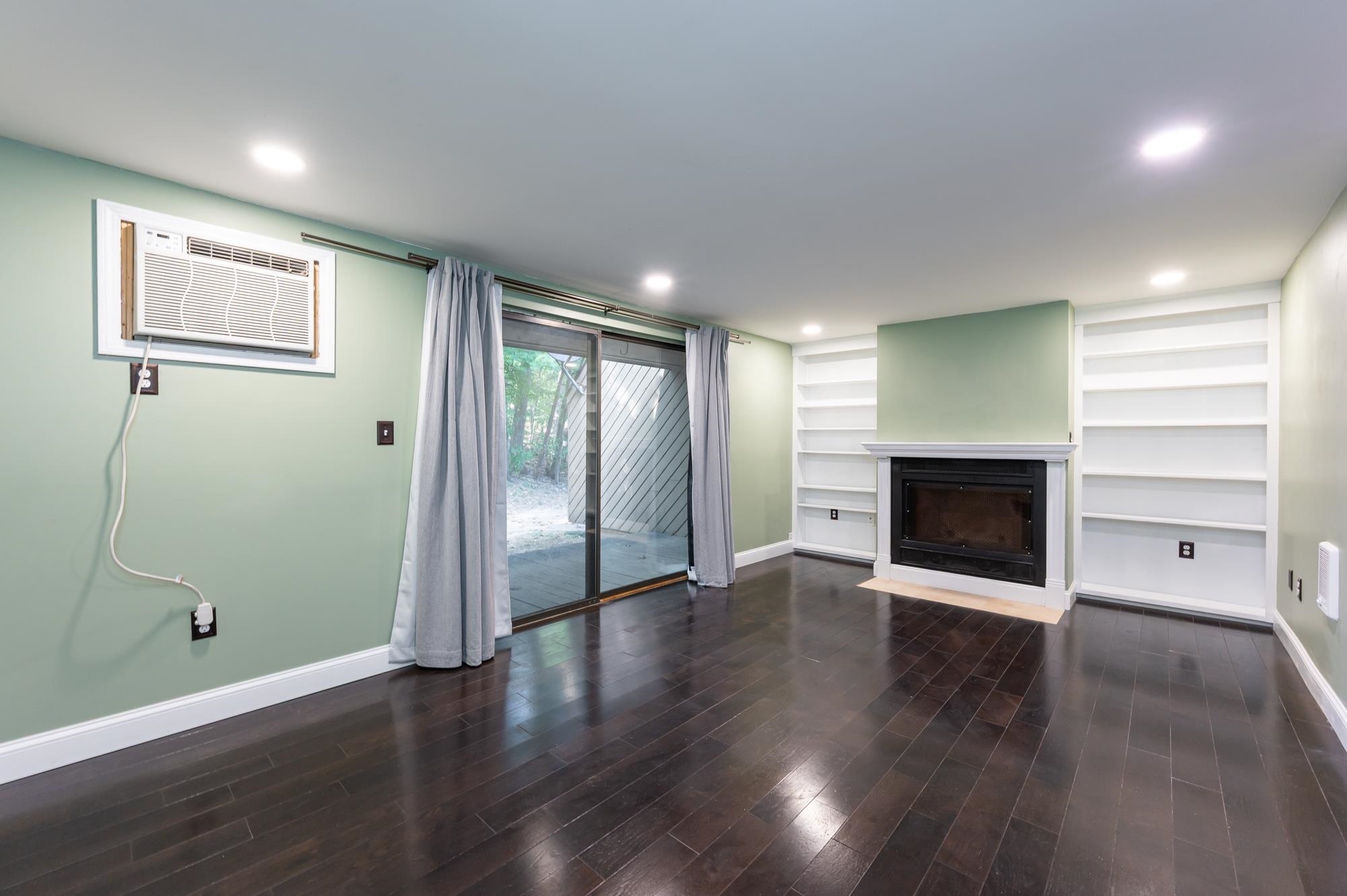 12 Clinton Court Unit: 12