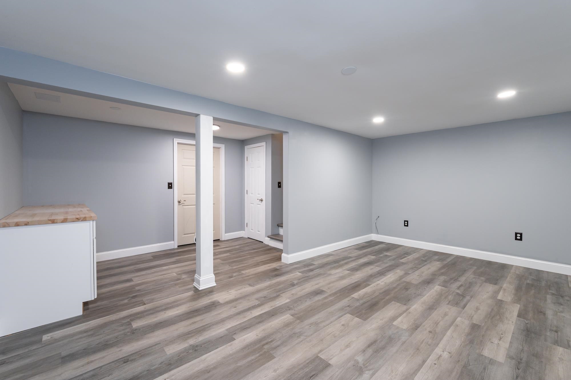 12 Clinton Court Unit: 12