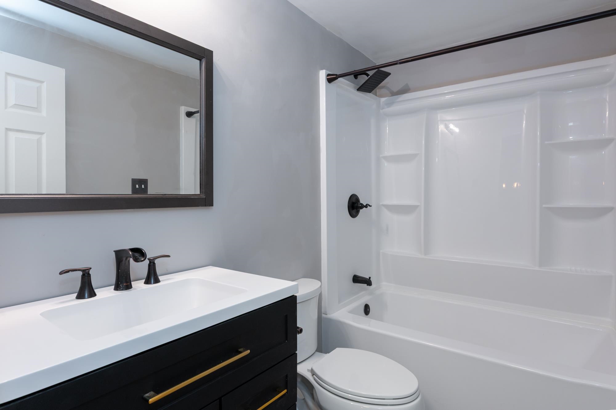 12 Clinton Court Unit: 12