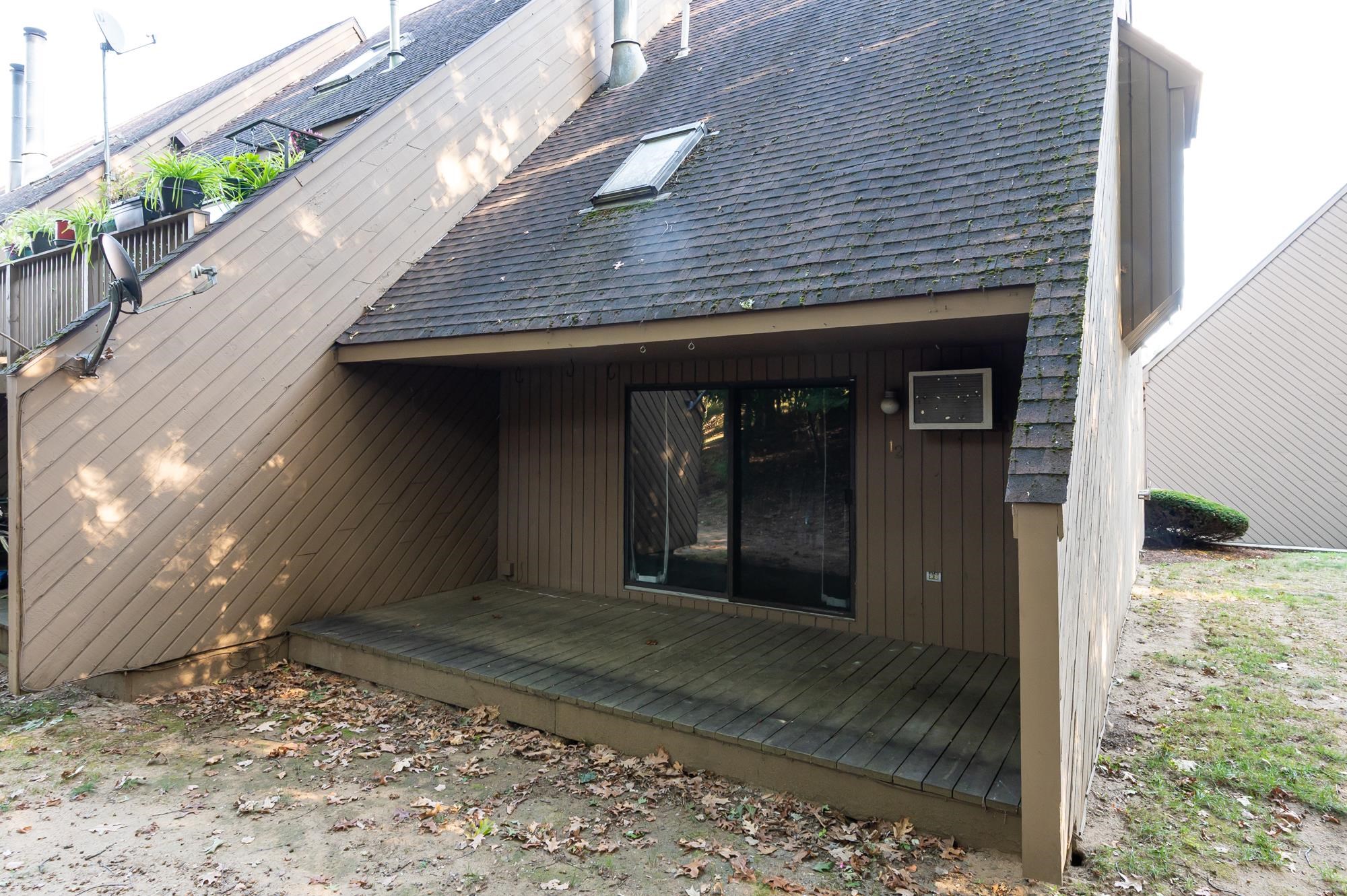 12 Clinton Court Unit: 12