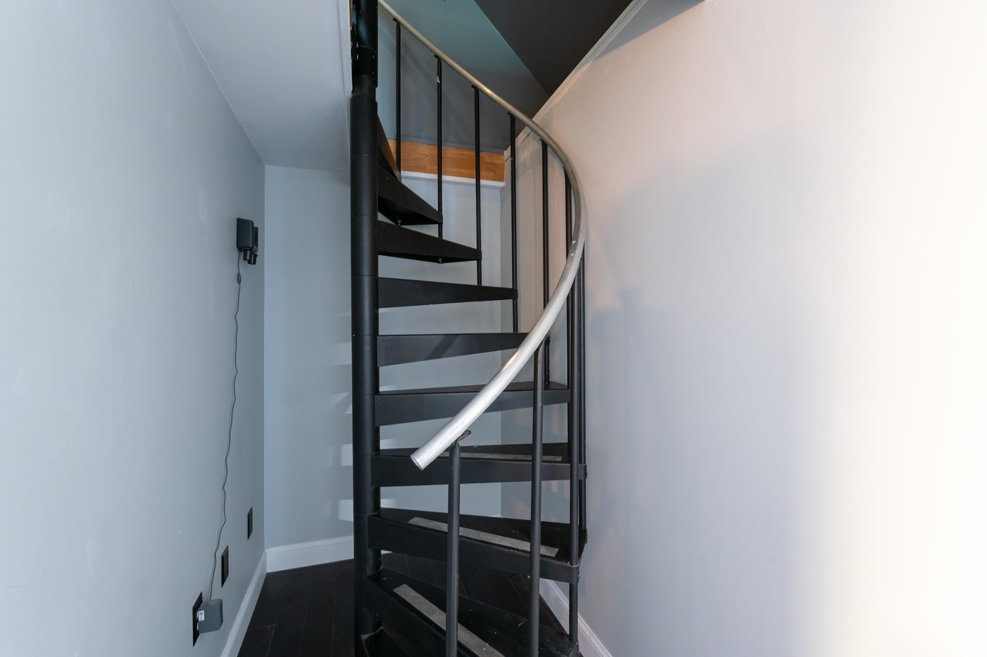 12 Clinton Court Unit: 12