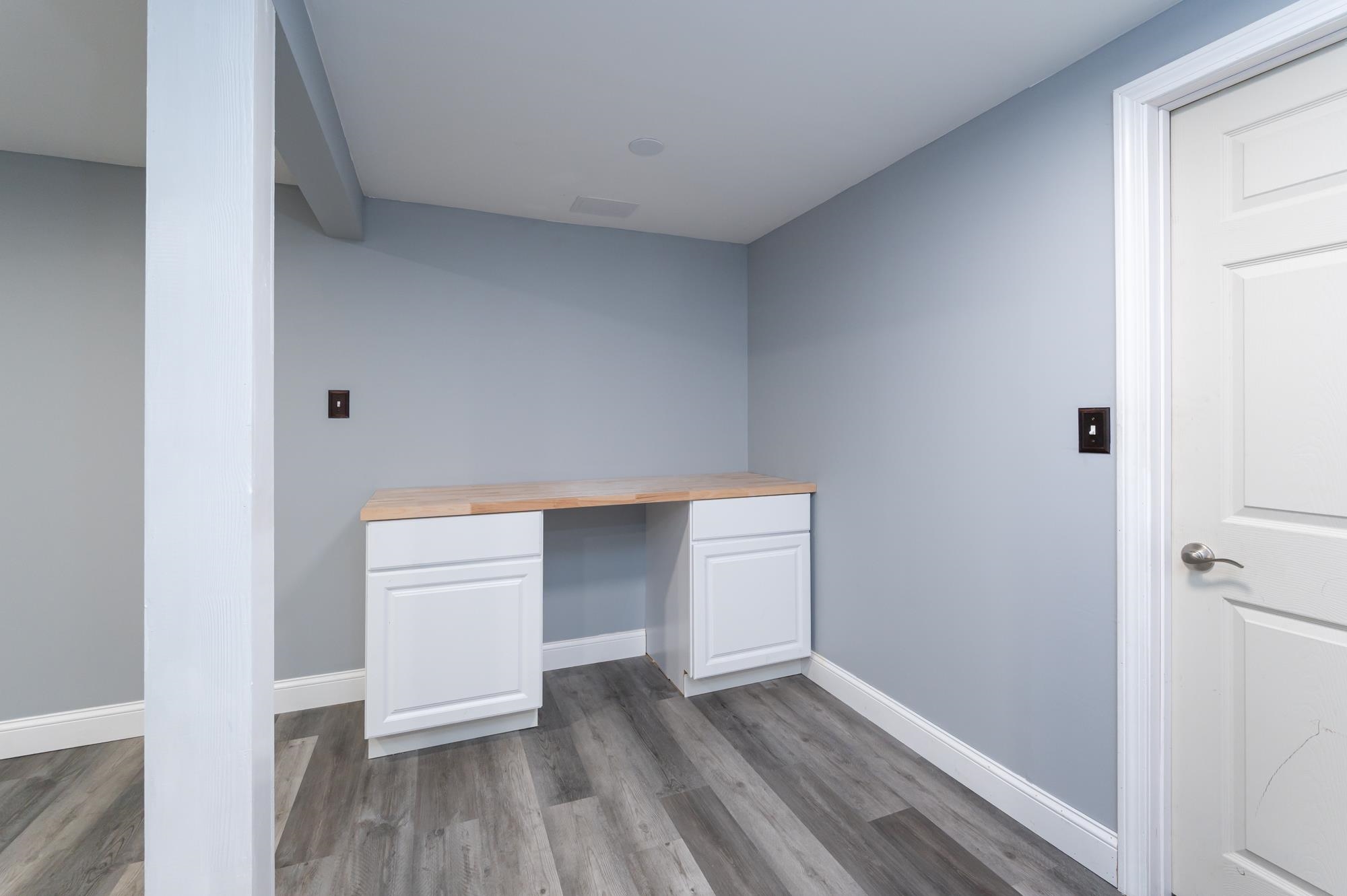 12 Clinton Court Unit: 12