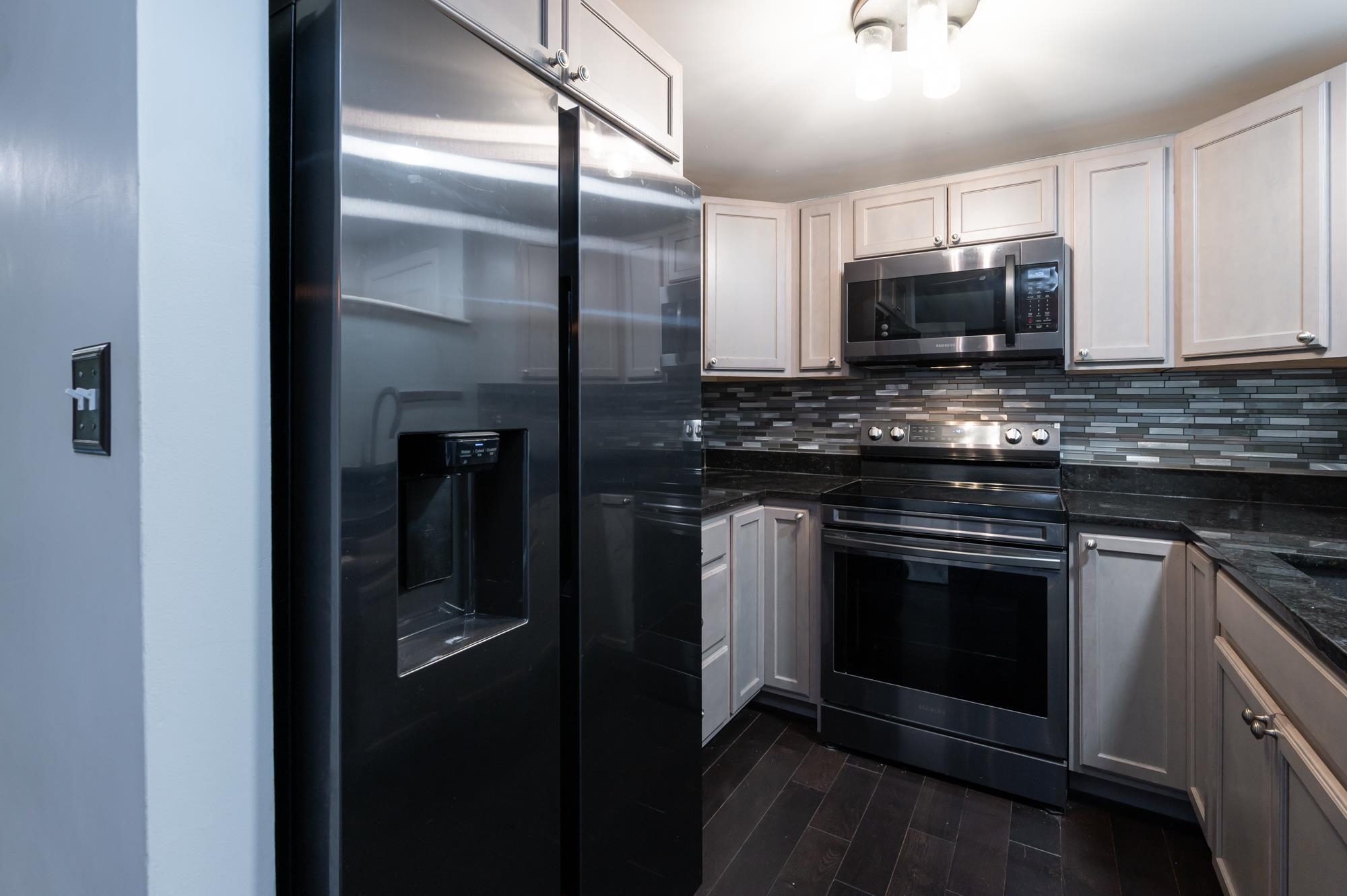 12 Clinton Court Unit: 12