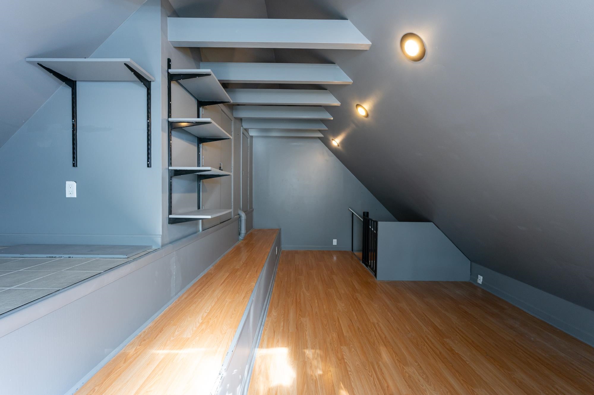 12 Clinton Court Unit: 12