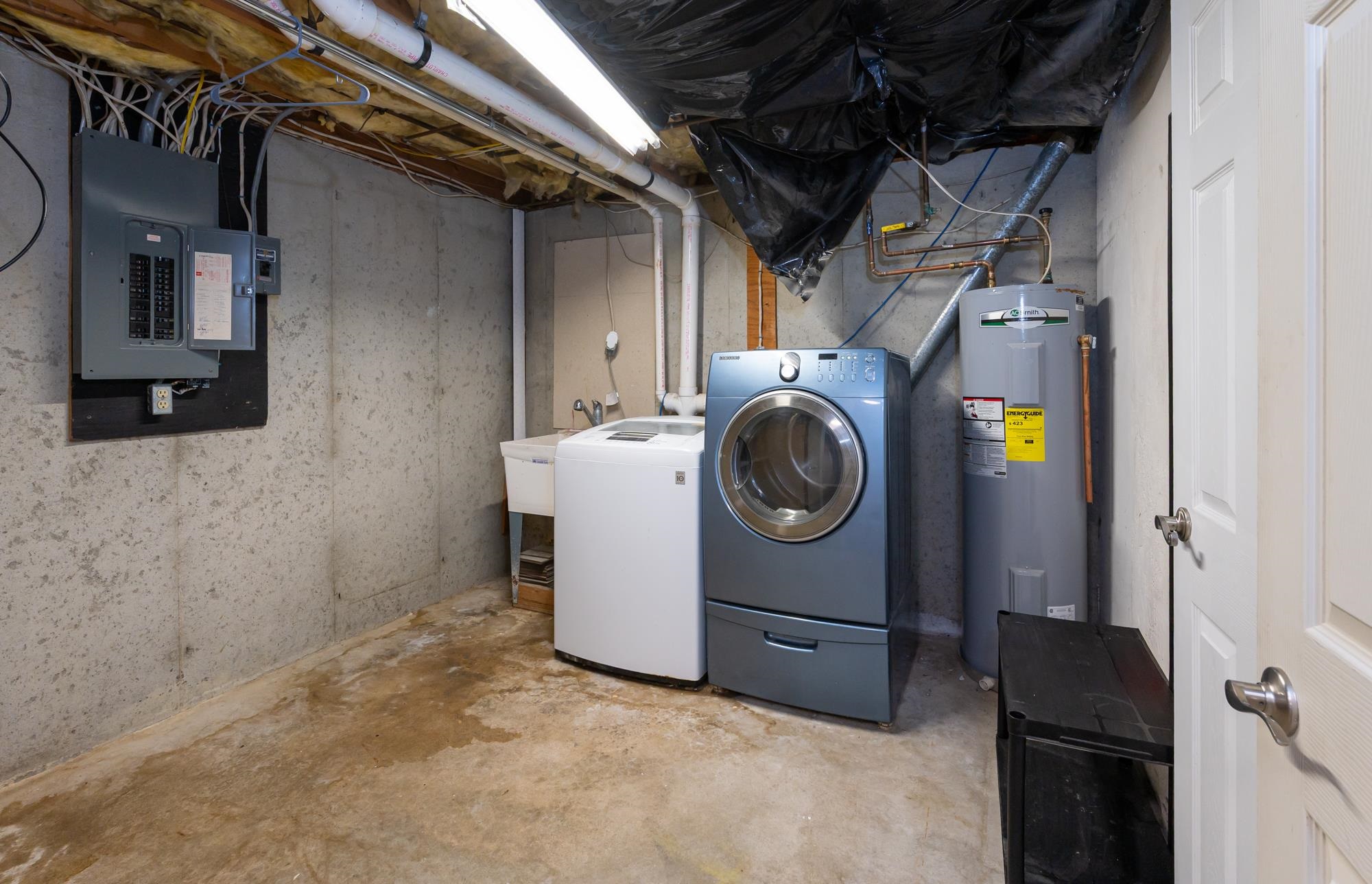 12 Clinton Court Unit: 12